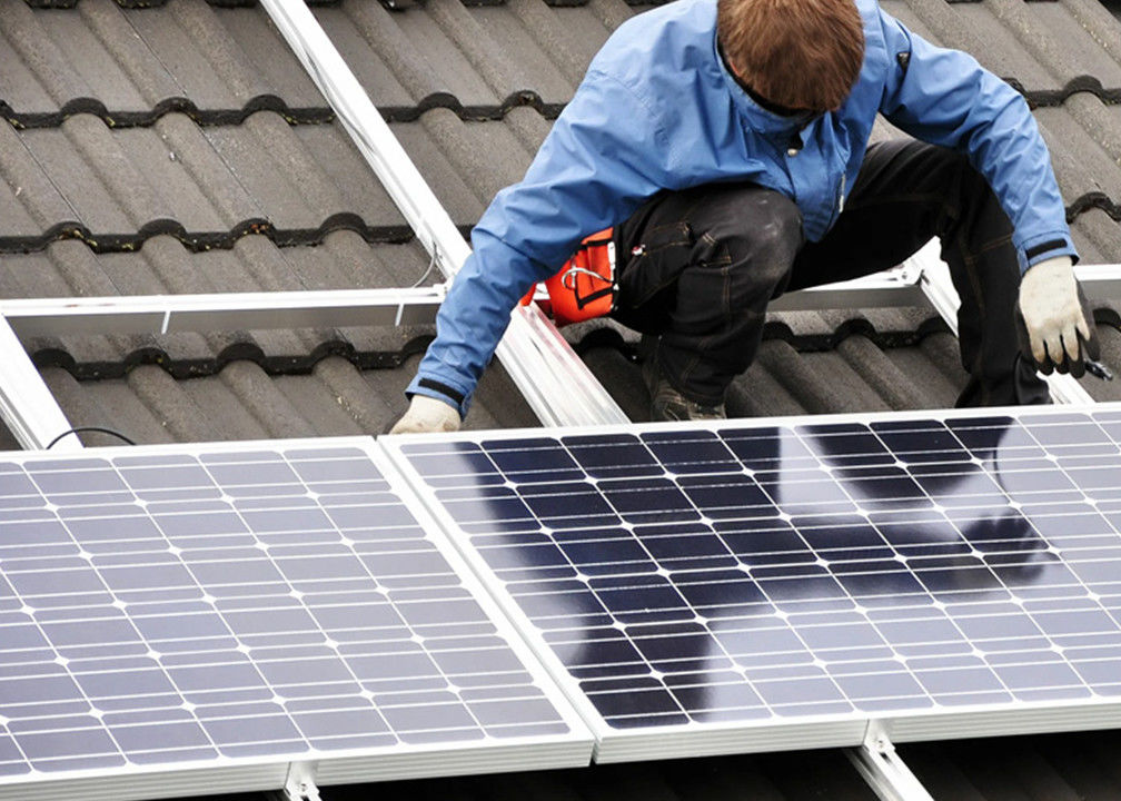 5KW 10KW 15KW On Off Grid แผงเซลล์แสงอาทิตย์พลังงานแสงอาทิตย์แบบไฮบริดติดผนังพร้อมระบบจัดเก็บข้อมูลในครัวเรือน