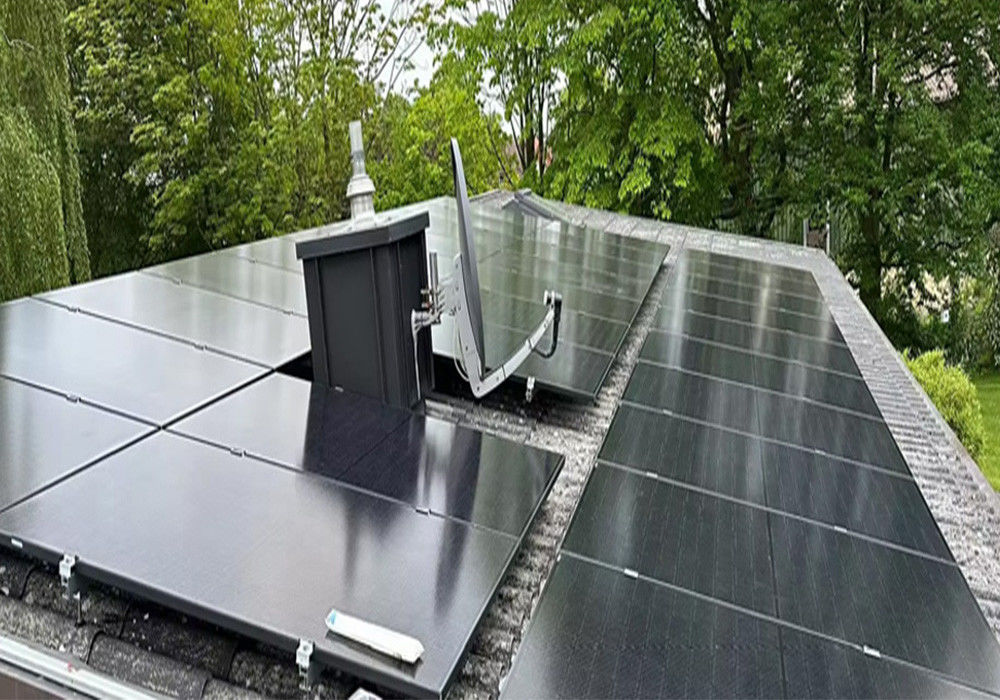 ราคาแผ่นแสงอาทิตย์ 500w-700w แผ่นแสงอาทิตย์ Photovoltaic Pv Bifacial แผ่นแสงอาทิตย์ 25 ปี การรับประกันสินค้า