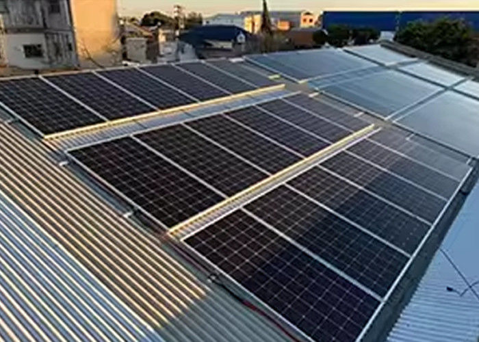 การรับประกัน 25 ปี แผ่นพลังแสงอาทิตย์ 450W 550W 660W Longi พร้อมการรับประกันการผลิต
